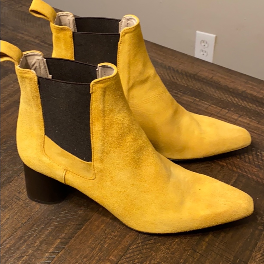 ZARA YELLOW SUEDE BOOTIES - 10